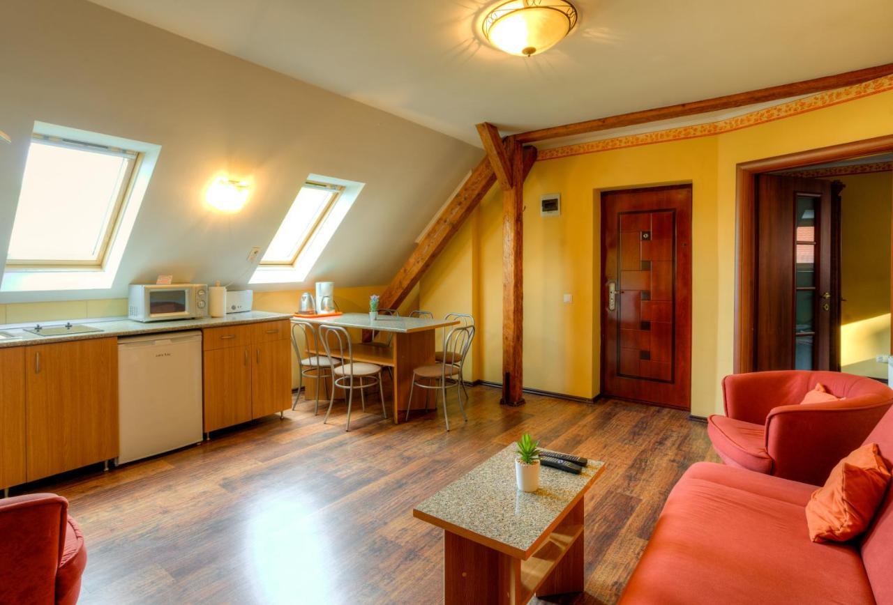 House Of Dragons Apartments ซิวิโชอารา ภายนอก รูปภาพ
